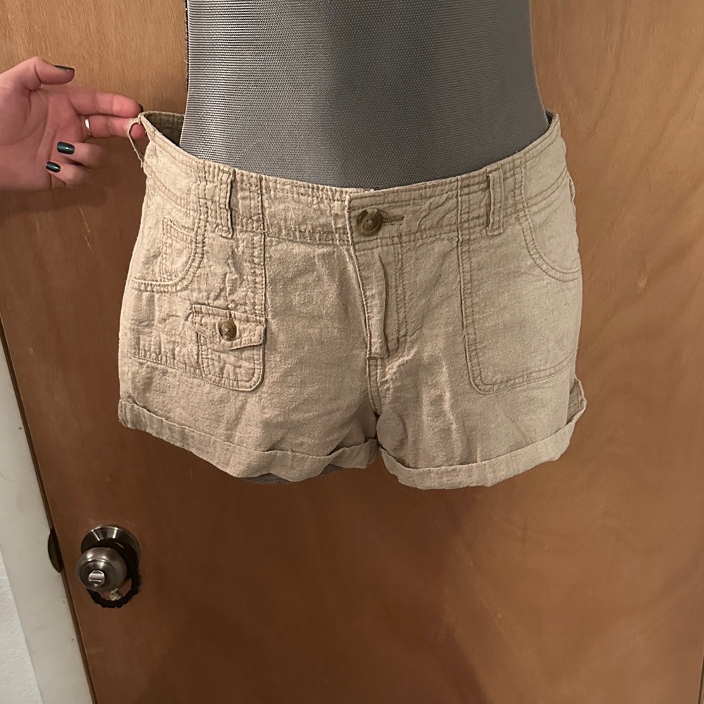 LEI Women's Tan Cargo Shorts